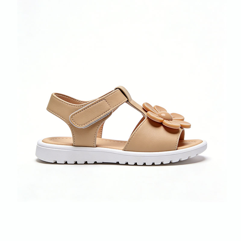 girls-sandals-shiny-fashion-stylish-eye-catching